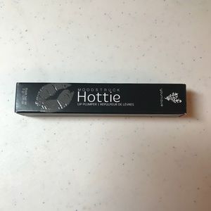 Younique Moonstruck Hottie lip plumper- New in box